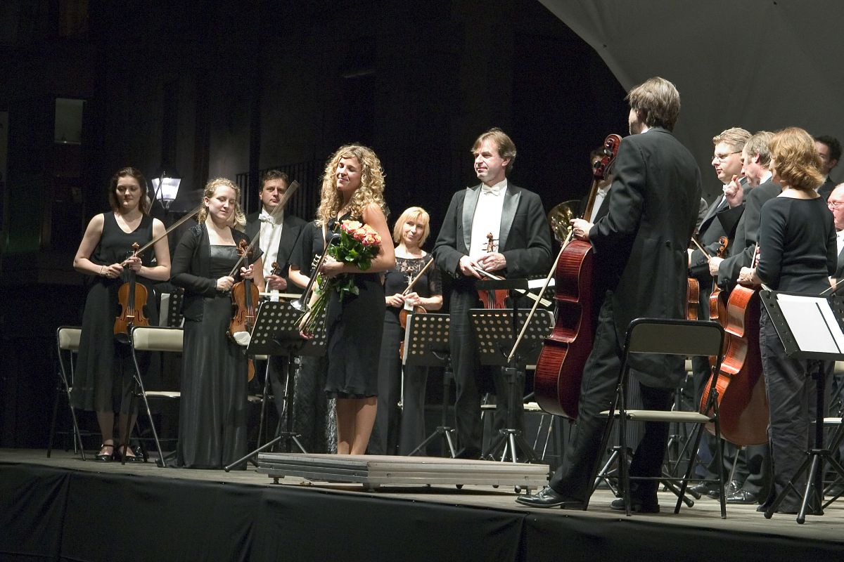 2005. Orquestra Simfònica de Praga, Petr Vronsky, Mireia Farrés 6