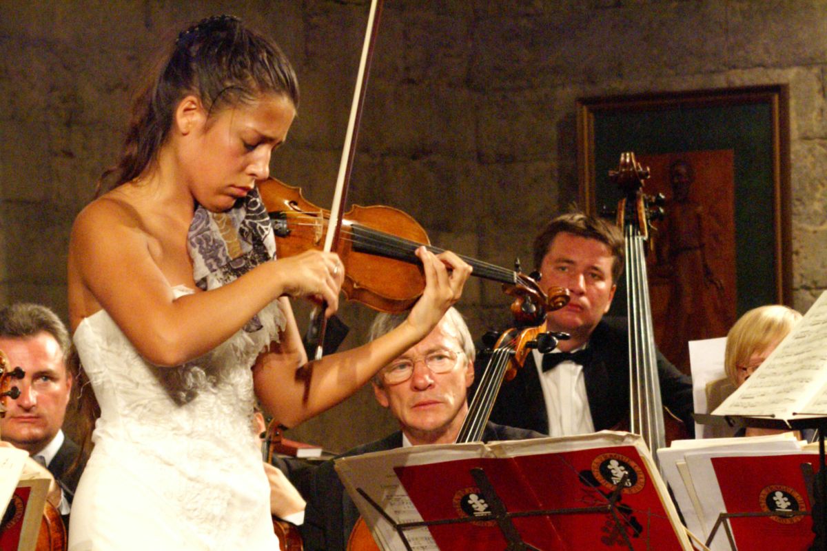 2006. Orquestra de Cambra de Praga, Antonin Hradi, Leticia Moreno 5