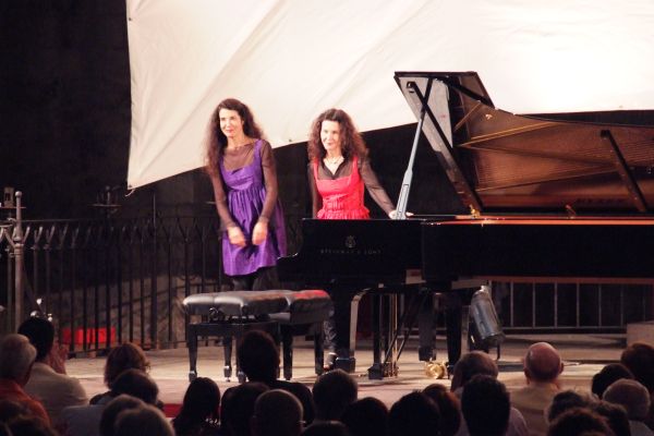 2008. Katia & Marielle Labèque-4