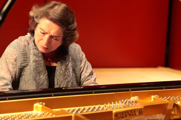 Elisabeth Leonskaja, piano
